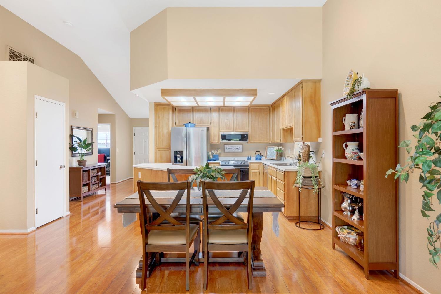 811 La Coruno Street