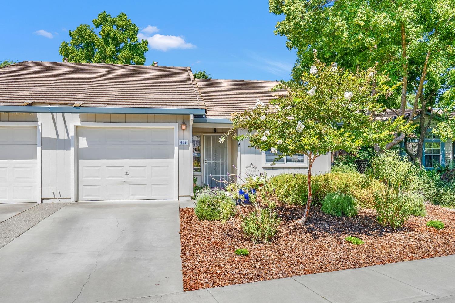 811 La Coruno Street