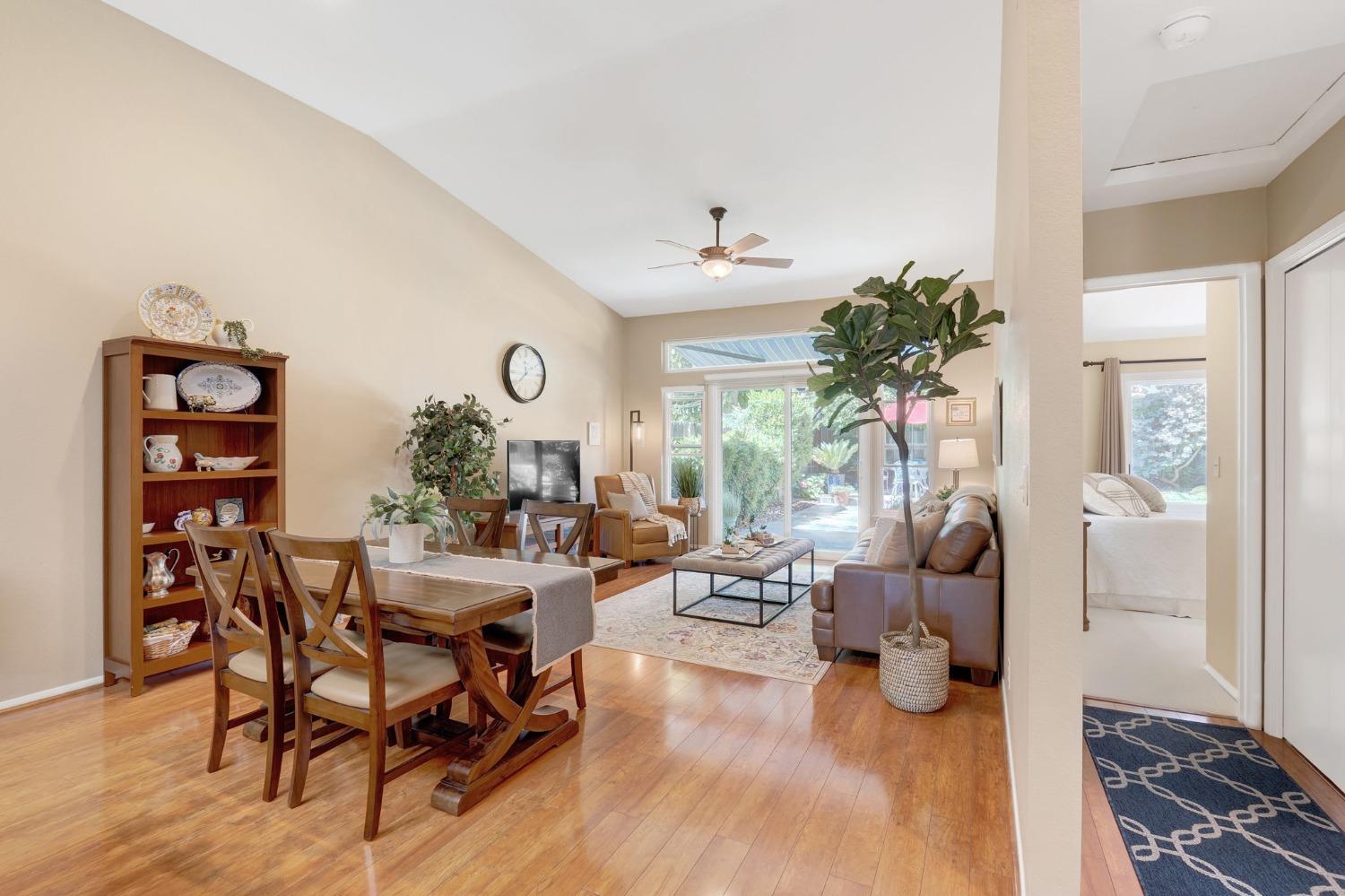 811 La Coruno Street