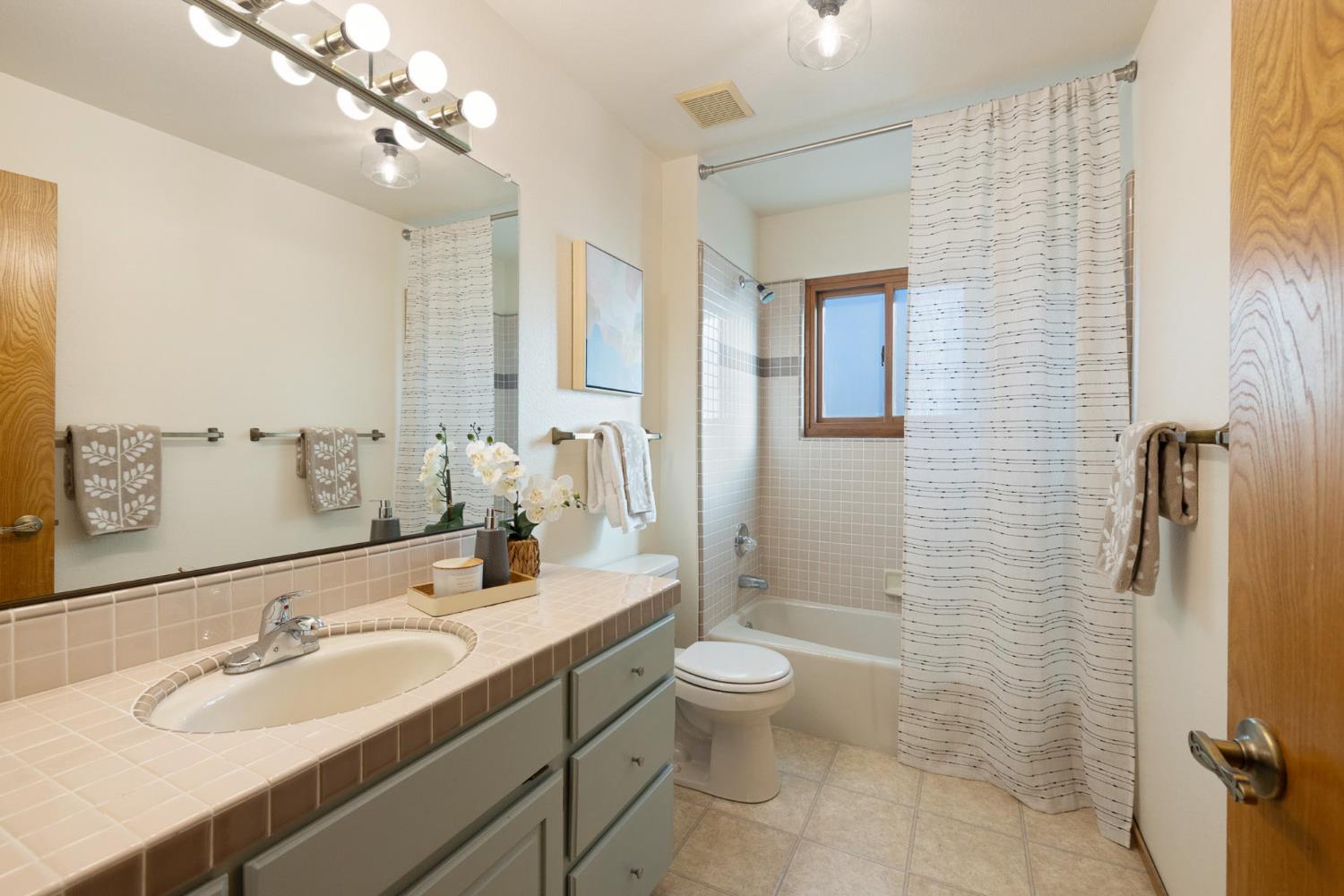 1231 Antelope Avenue