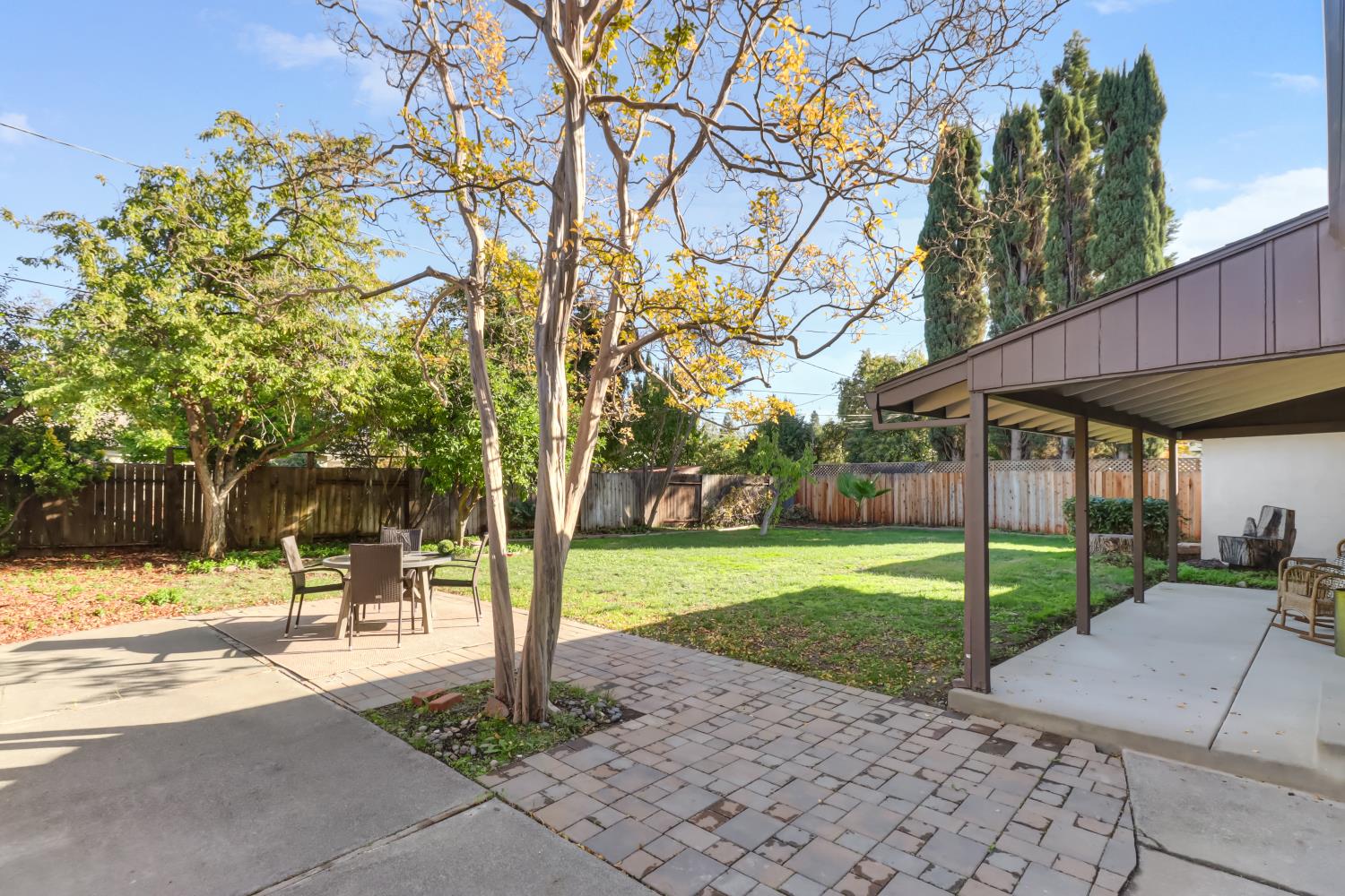1302 Oak Avenue