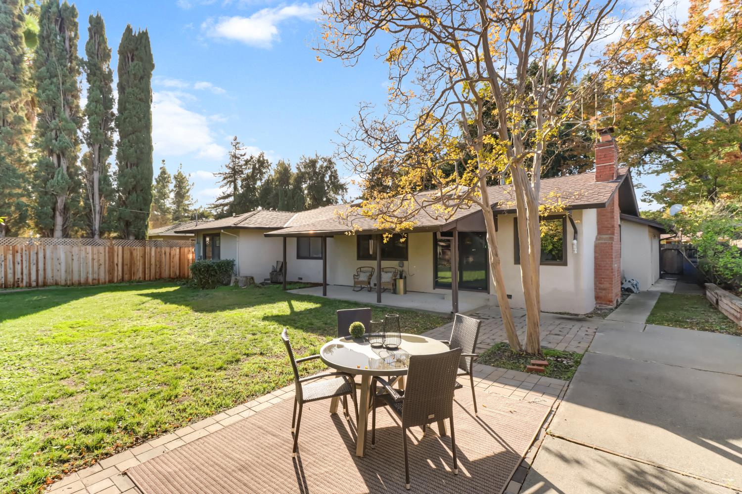 1302 Oak Avenue