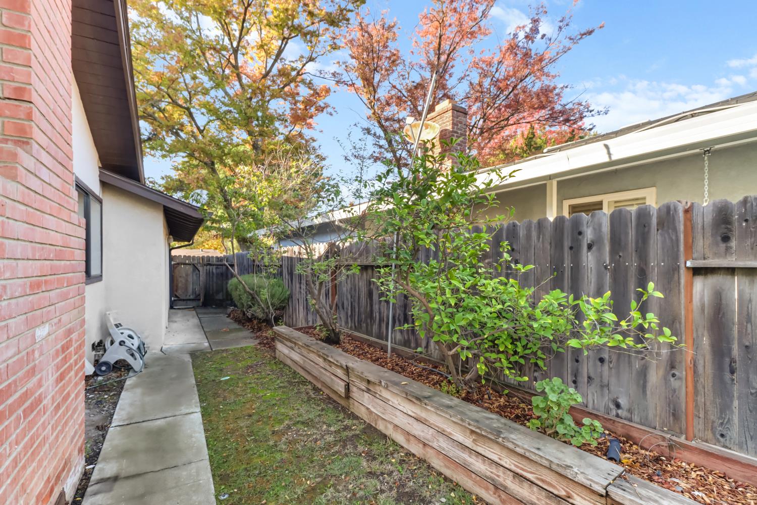 1302 Oak Avenue