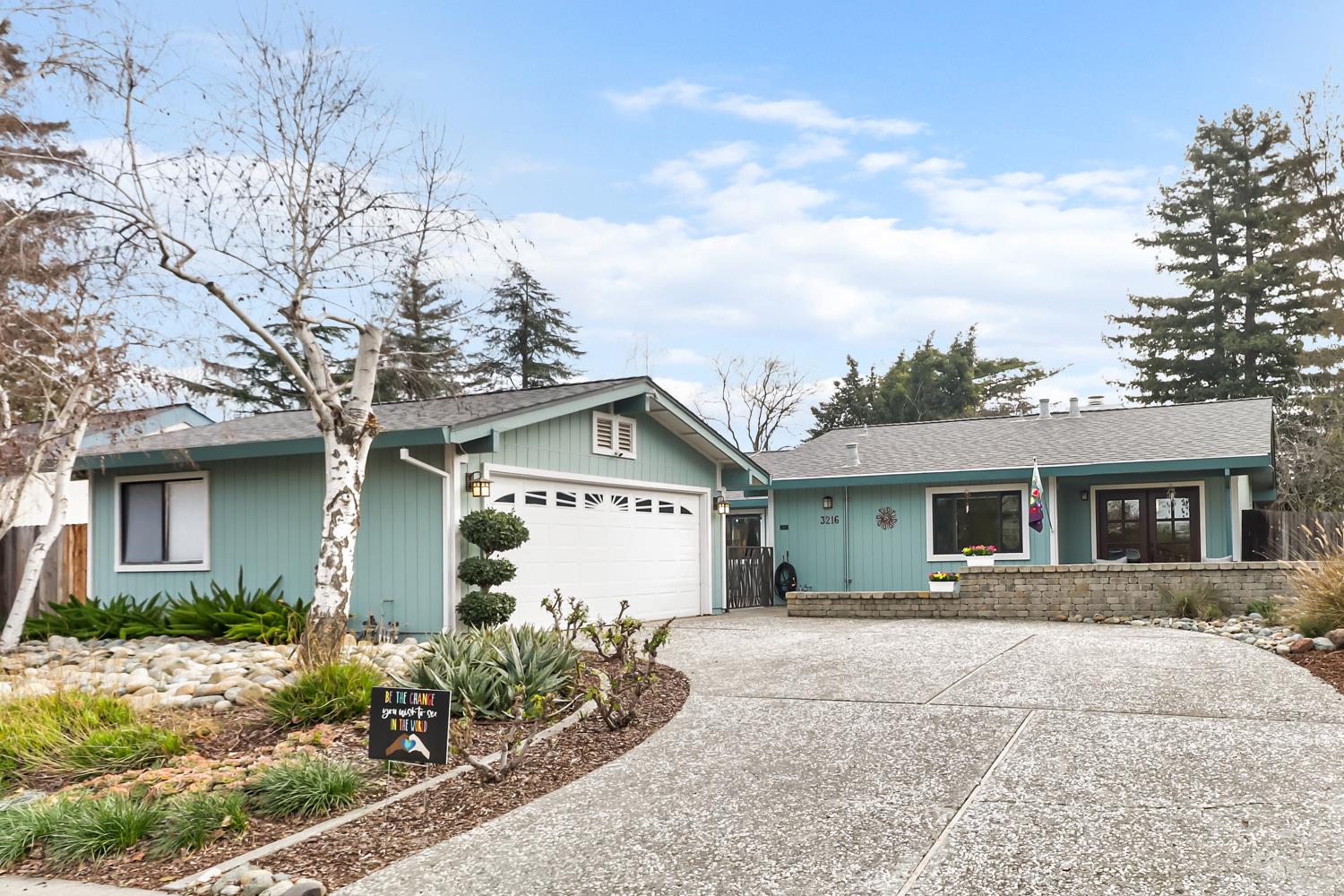 3216 Oyster Bay Avenue