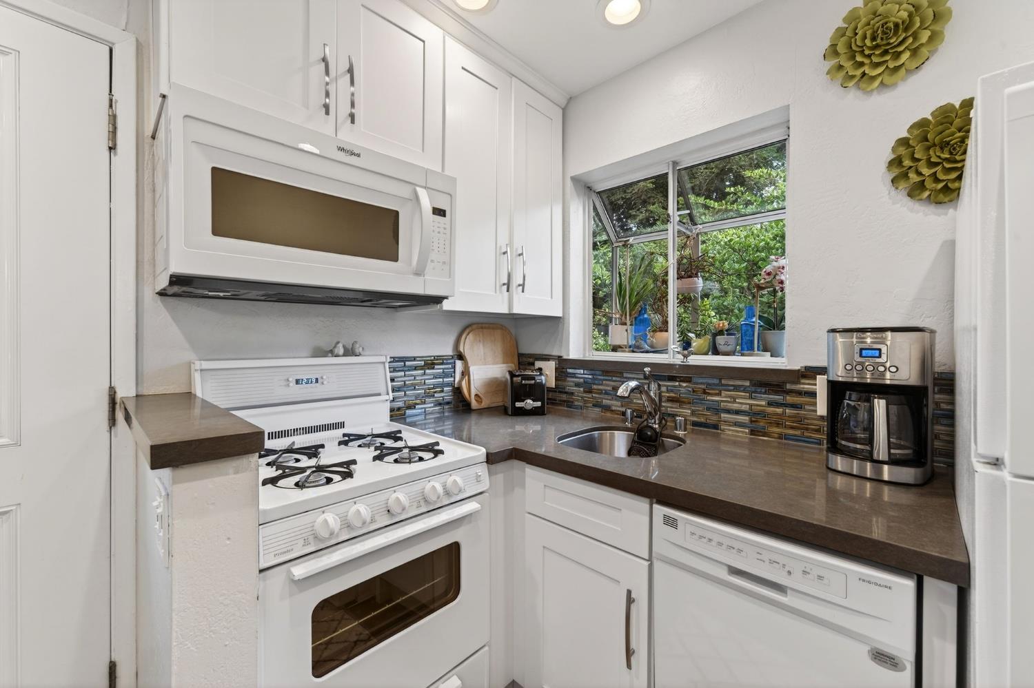 1009 Ovejas Avenue