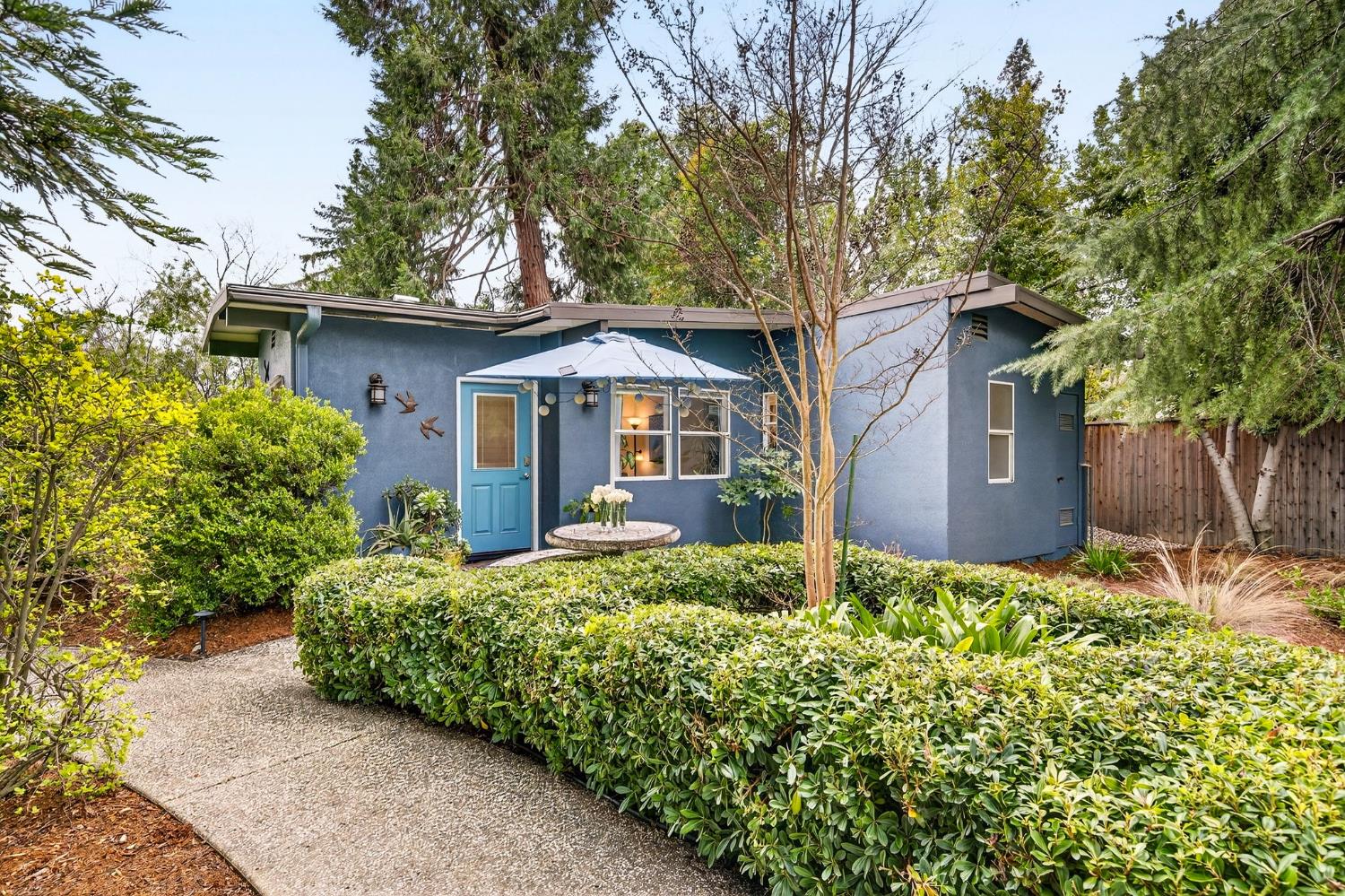 1009 Ovejas Avenue