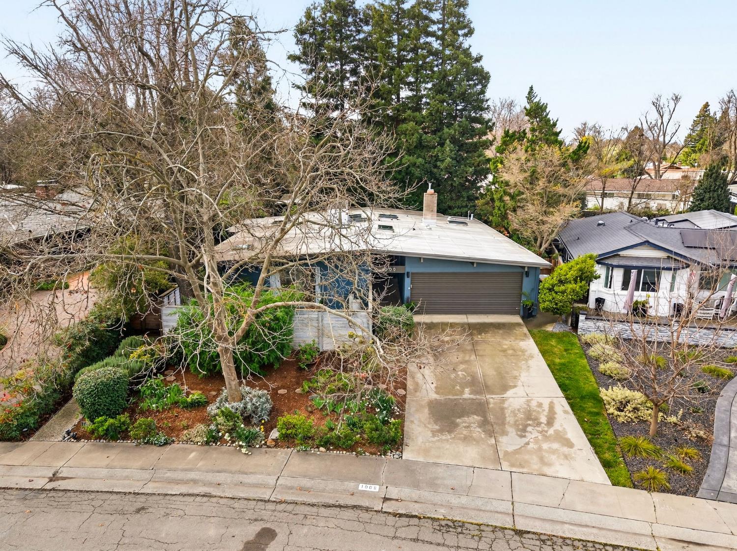 1009 Ovejas Avenue