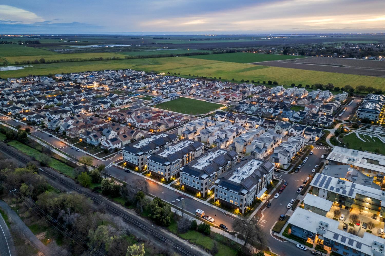 1661 Spring Street 433