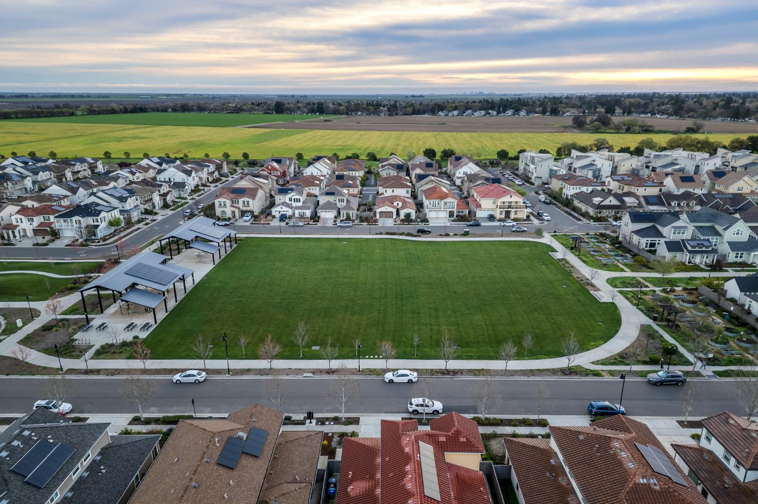 1661 Spring Street 433