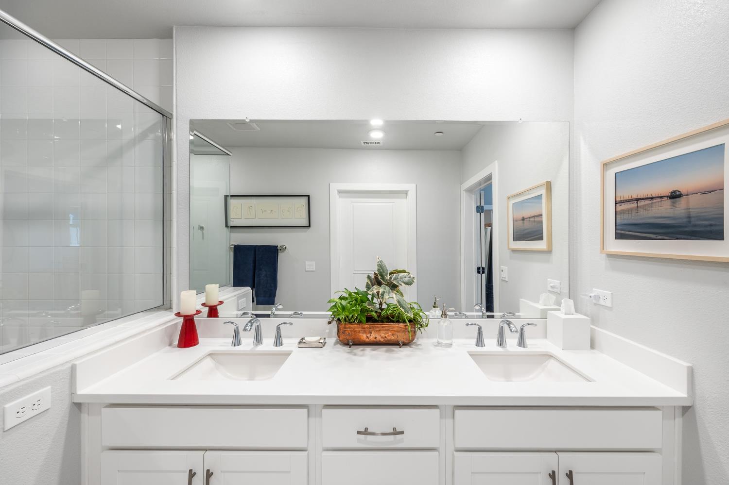 1661 Spring Street 433