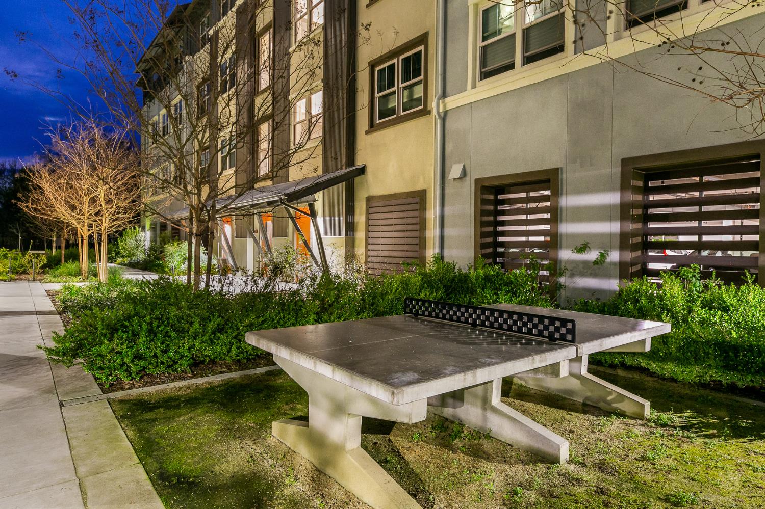 1661 Spring Street 433