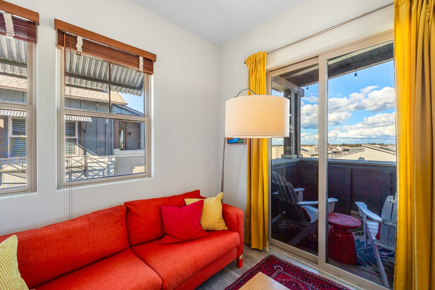 1661 Spring Street 433