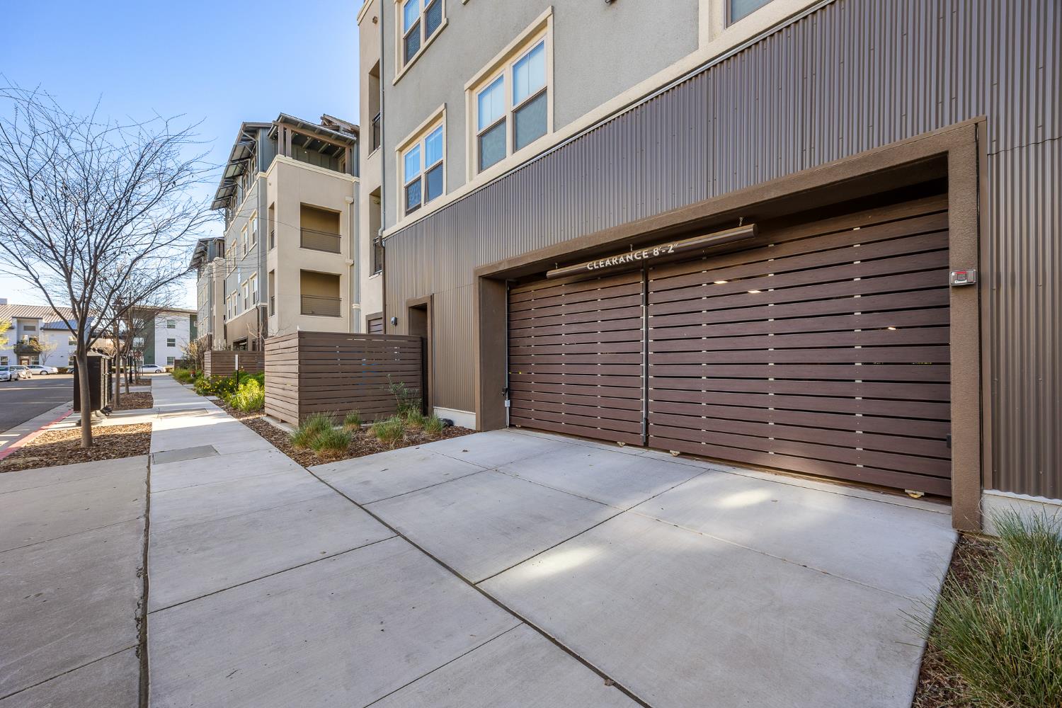 1661 Spring Street 433