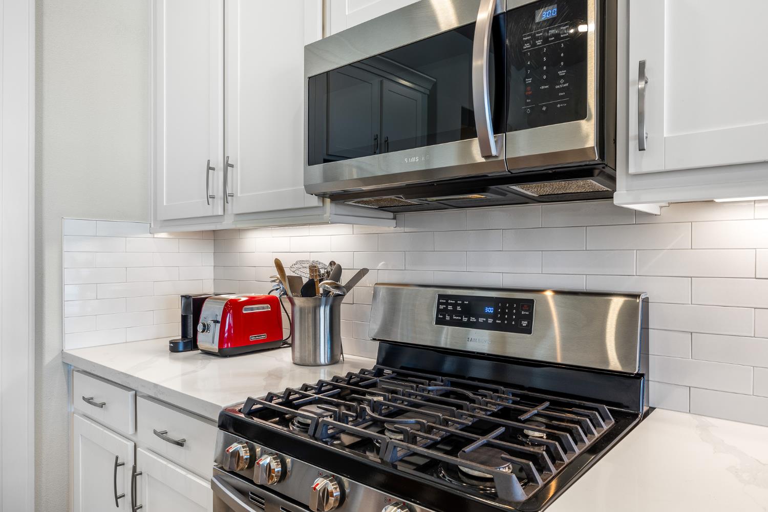 1661 Spring Street 433