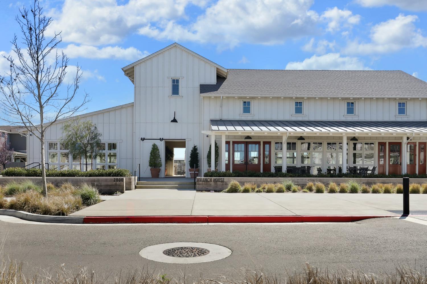 1661 Spring Street 433