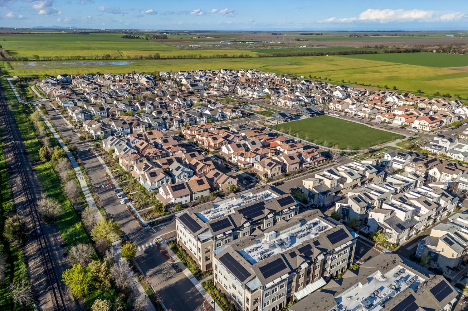 1661 Spring Street 433