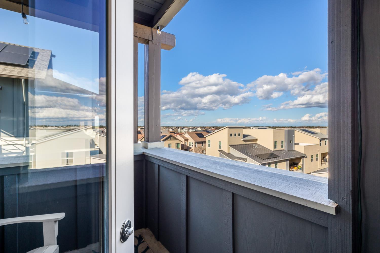 1661 Spring Street 433