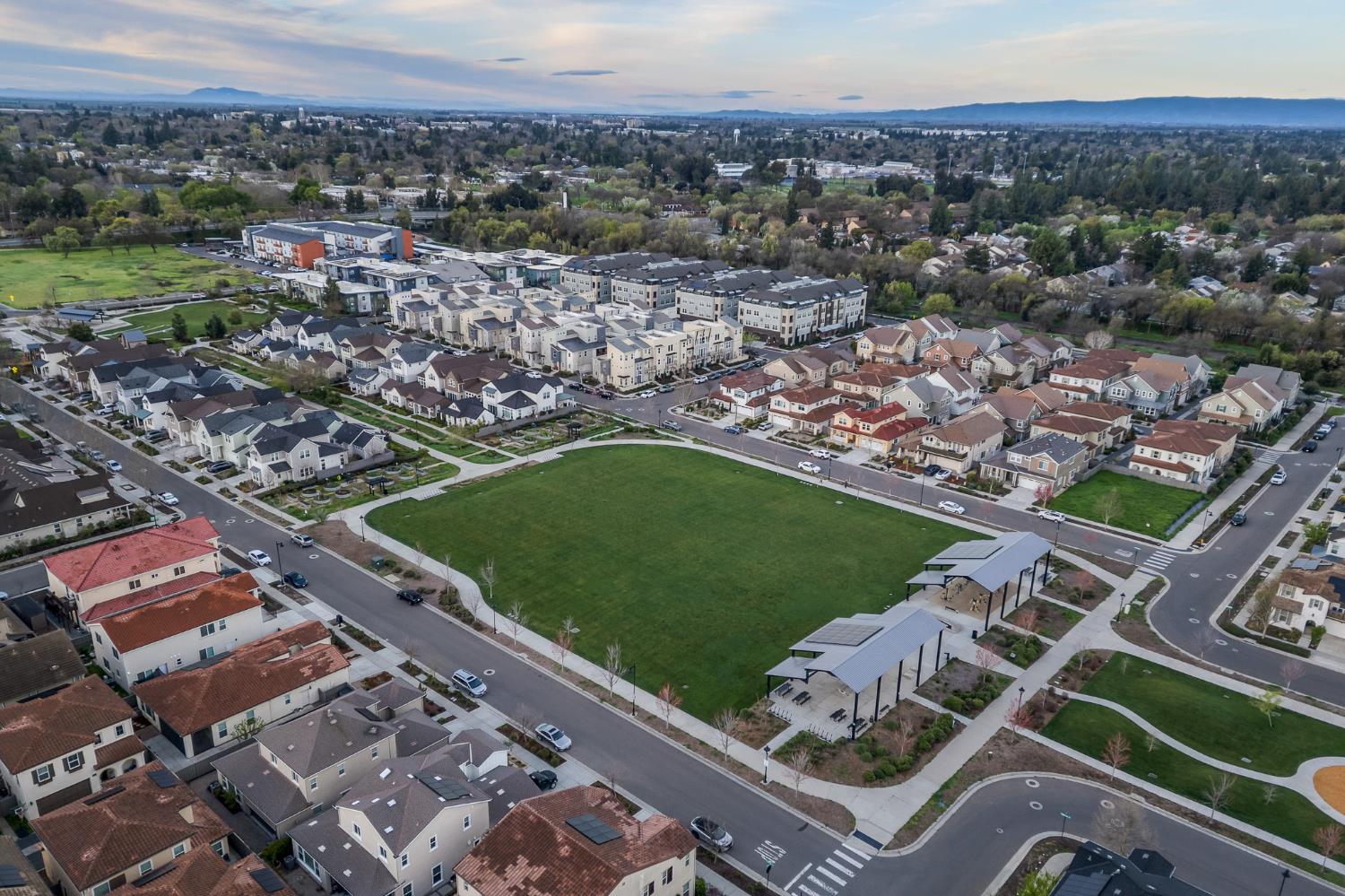 1661 Spring Street 433