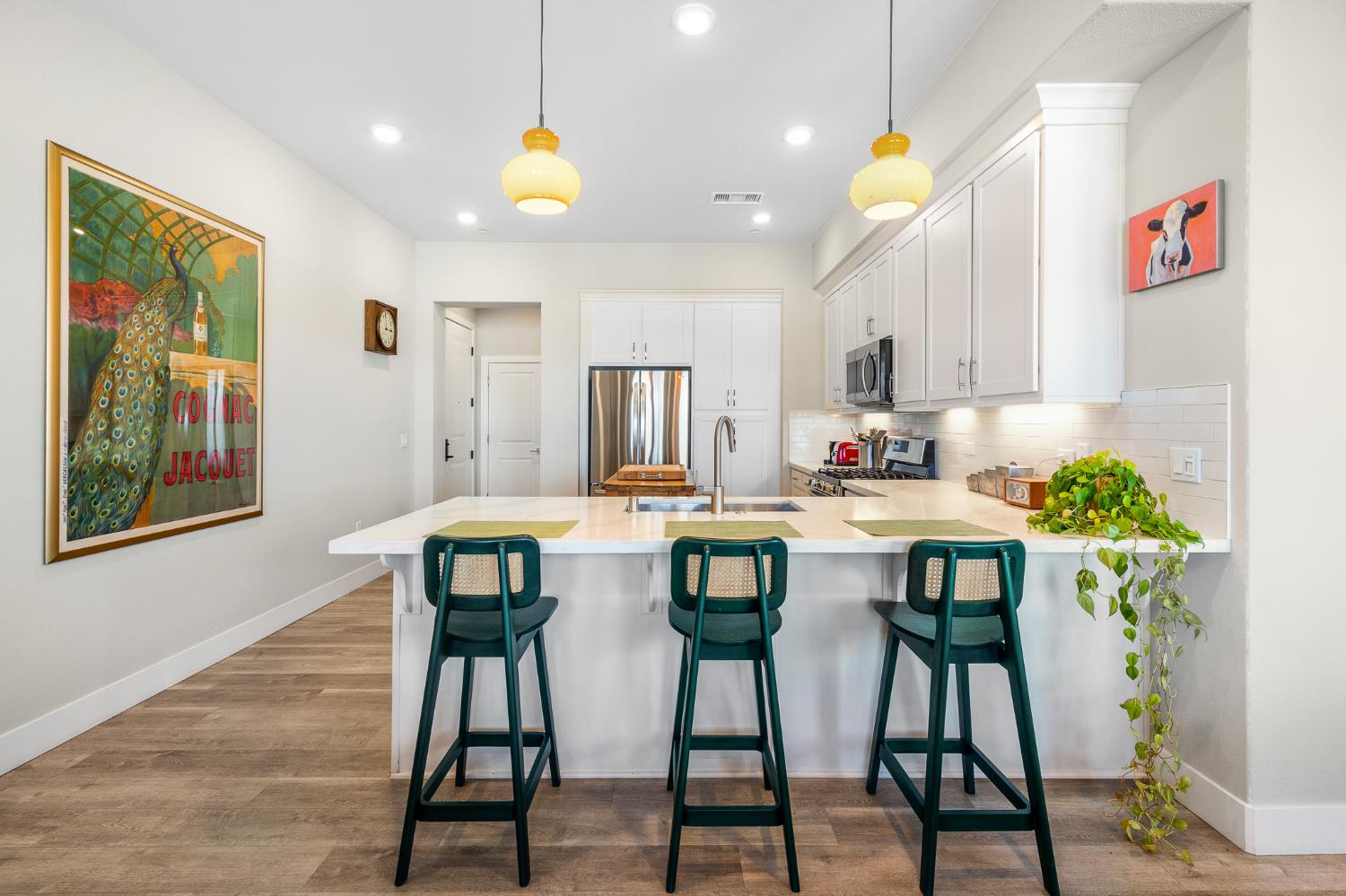 1661 Spring Street 433