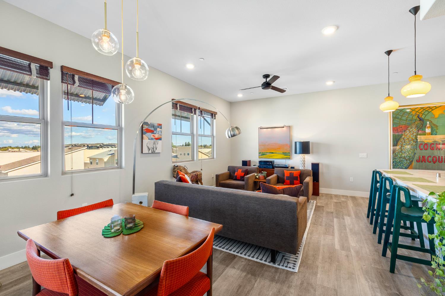 1661 Spring Street 433