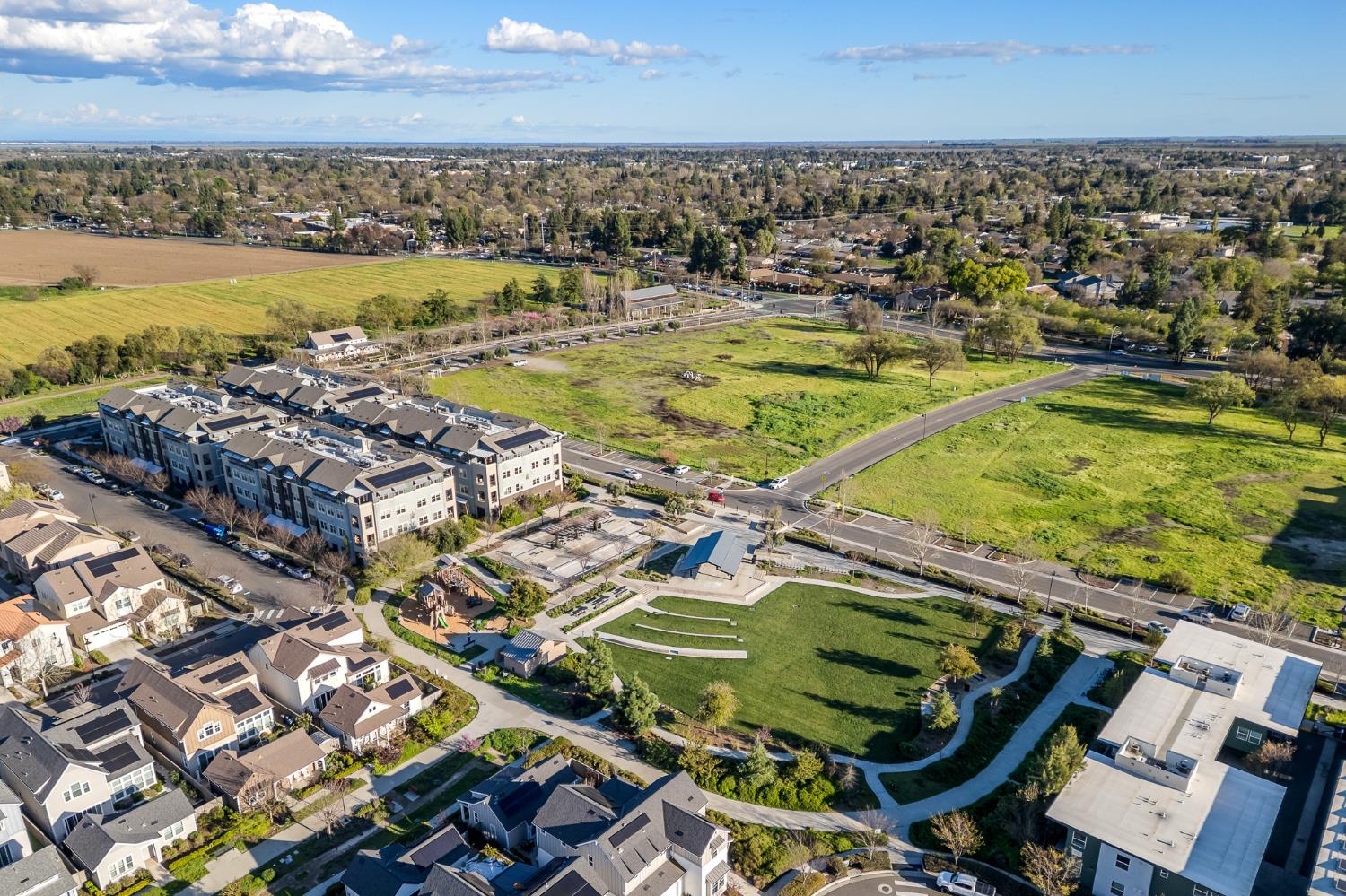 1661 Spring Street 433