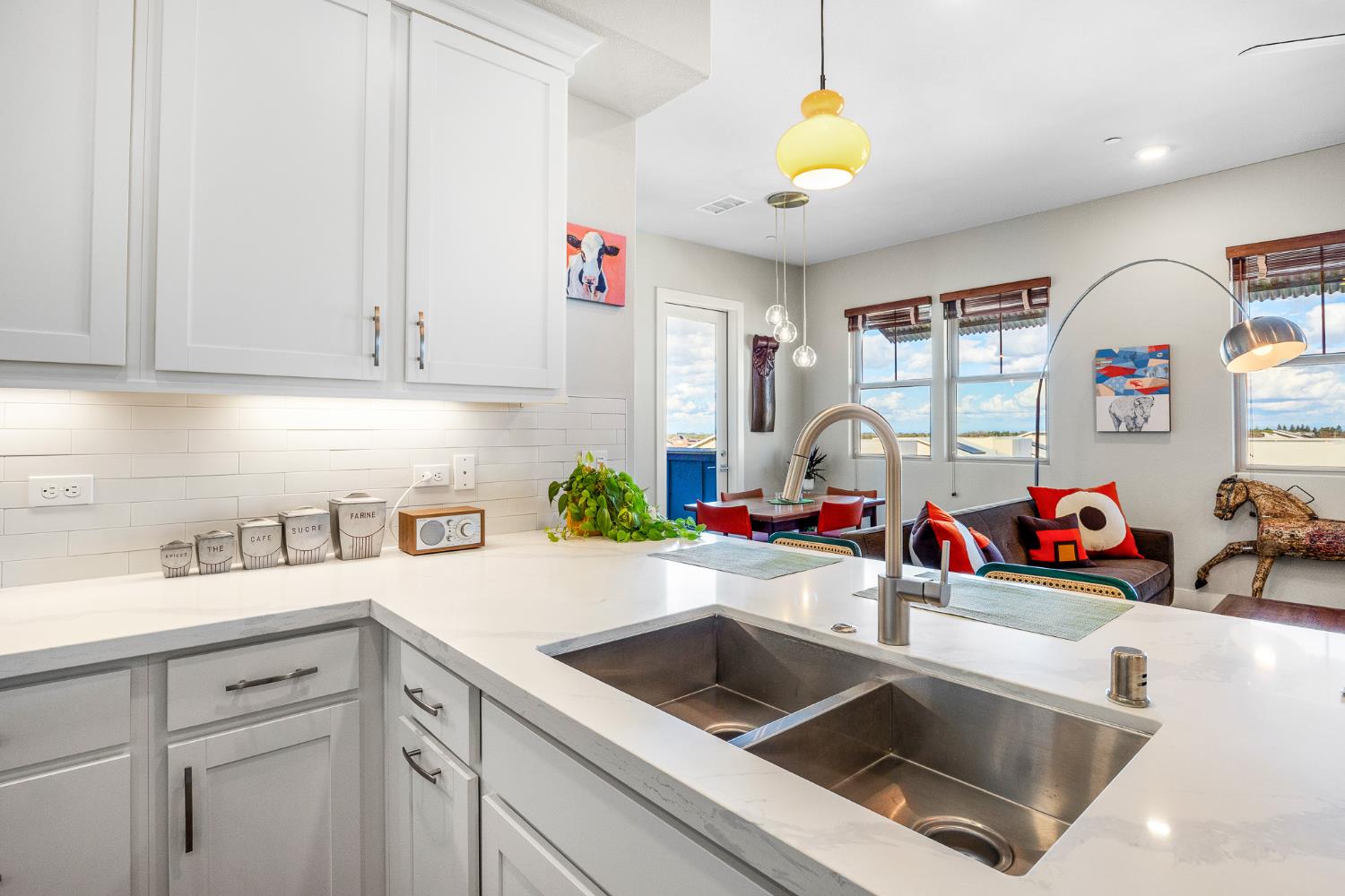 1661 Spring Street 433