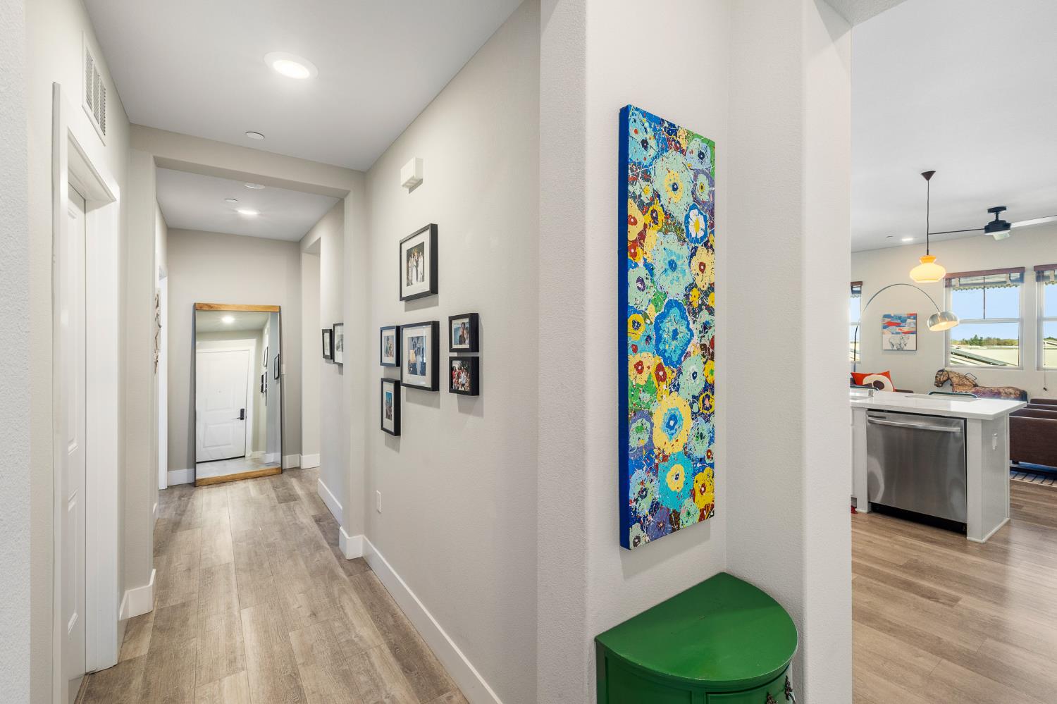 1661 Spring Street 433