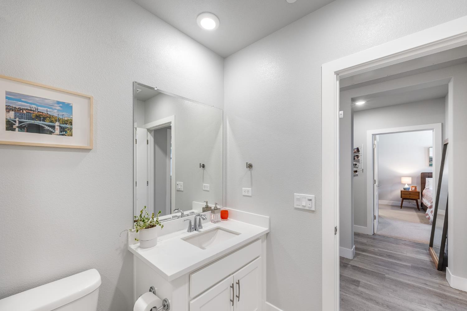 1661 Spring Street 433