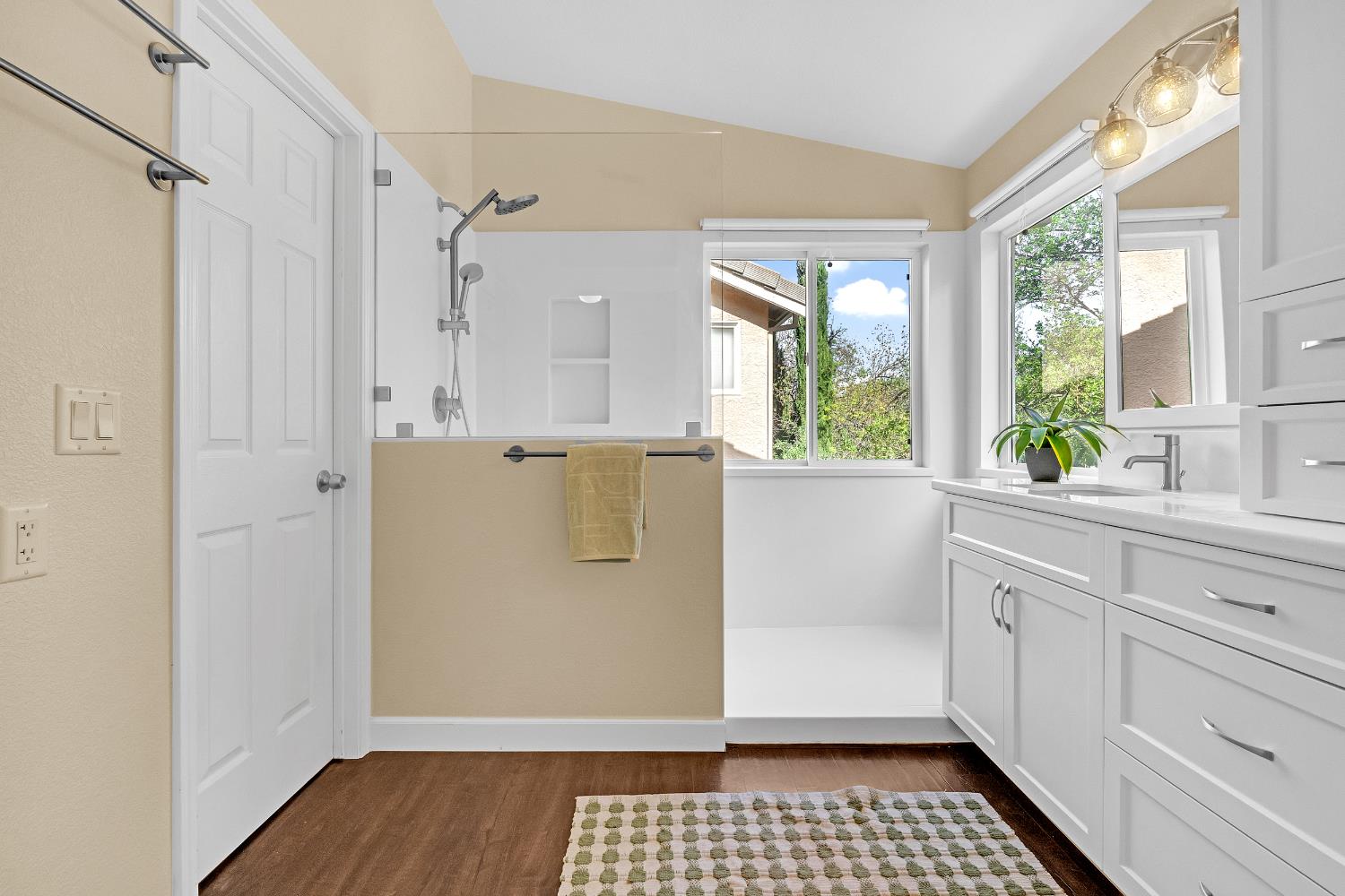 3326 Via Verde Terrace