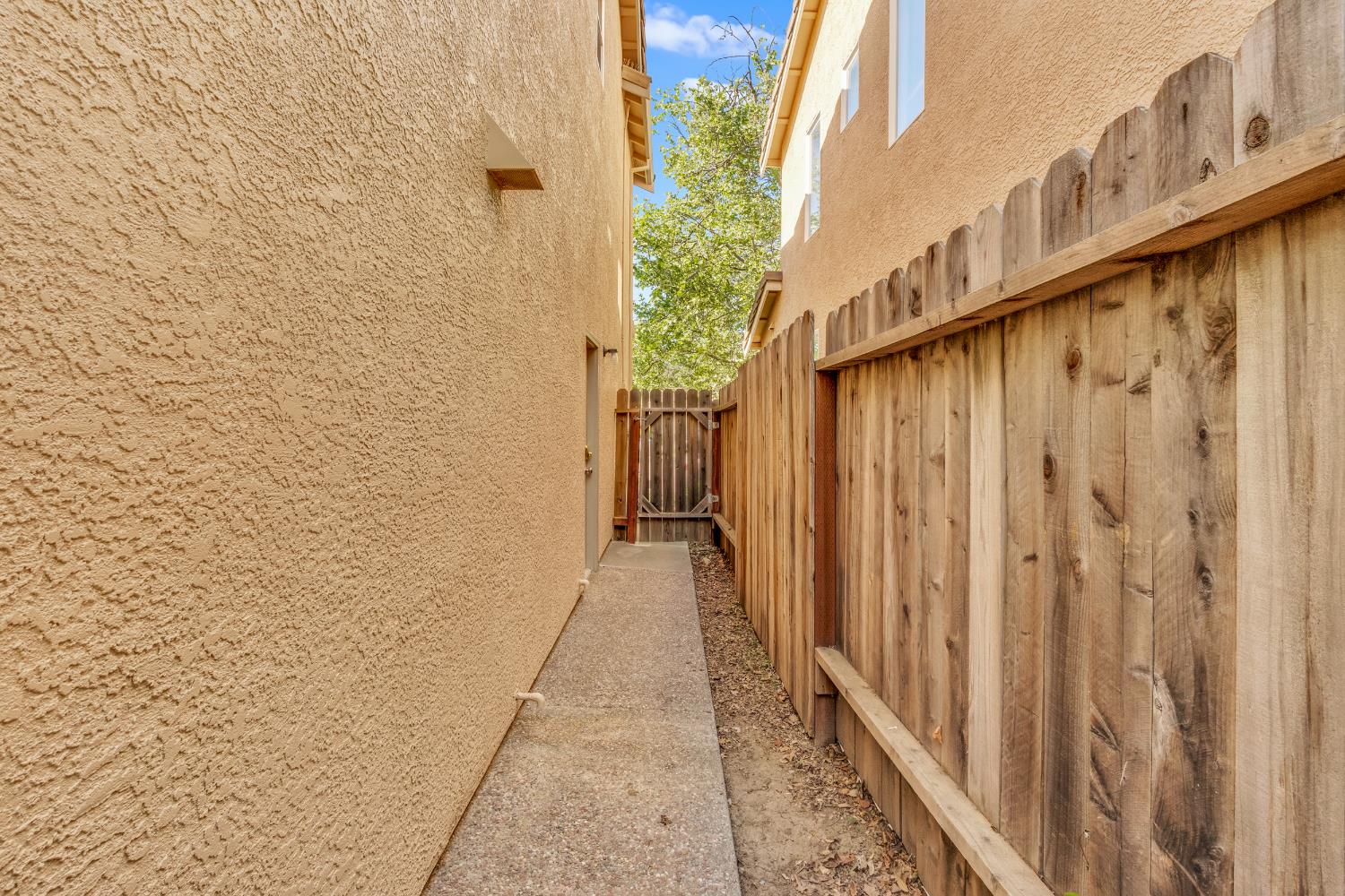 3326 Via Verde Terrace