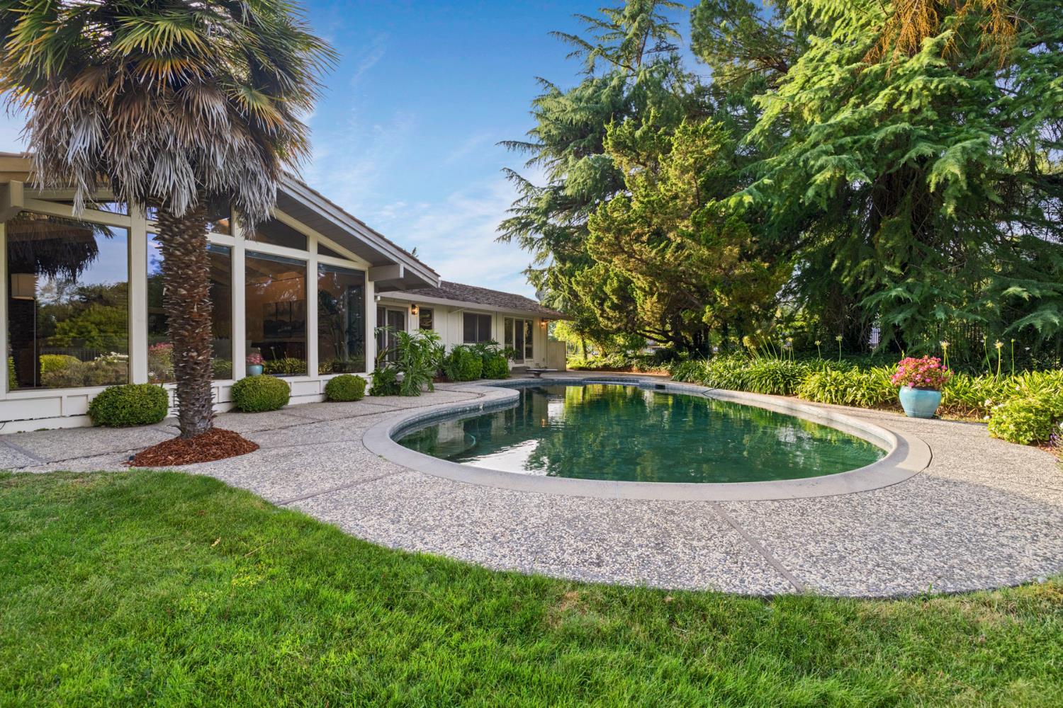 44795 Country Club Drive