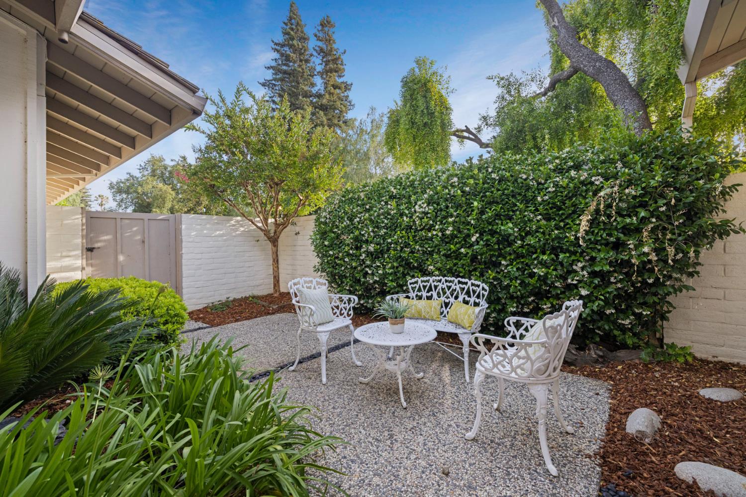 44795 Country Club Drive