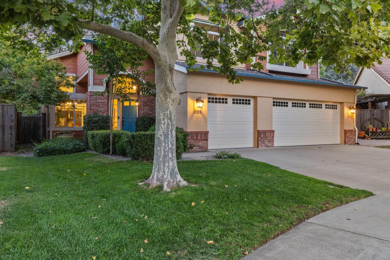 1123 Villaverde Lane