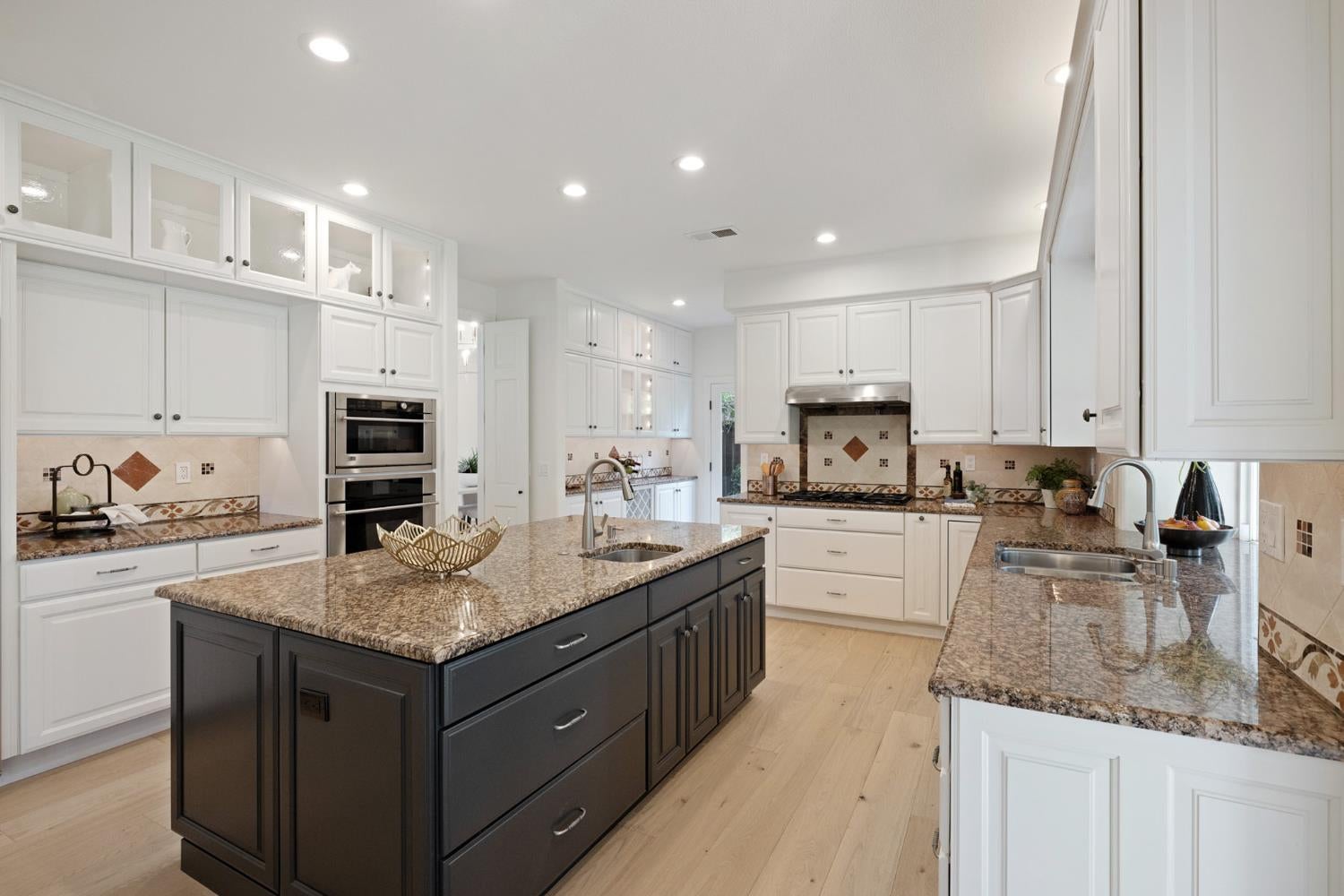 619 Mockingbird Place