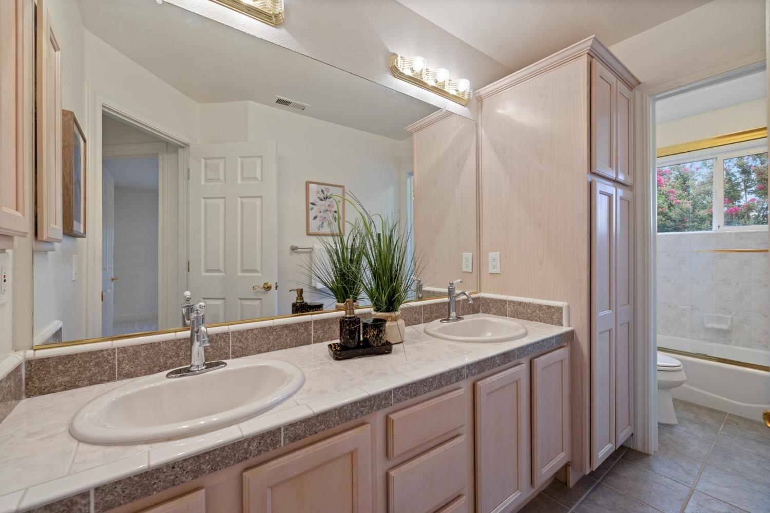 619 Mockingbird Place
