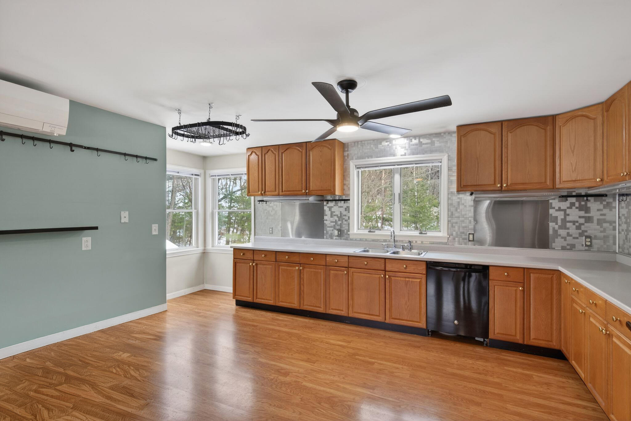 8-10 Bayview Lane
