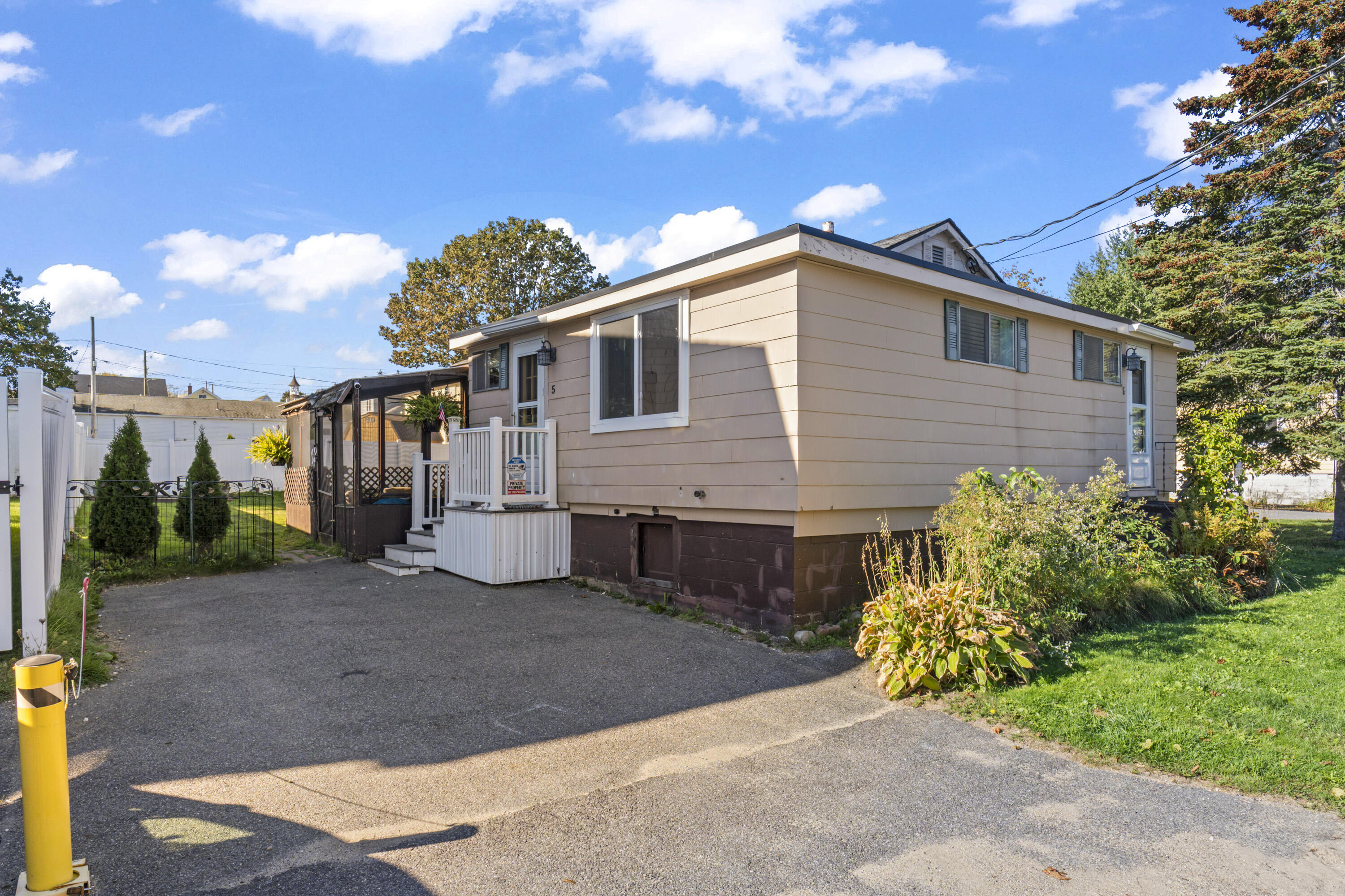 5 Carll Avenue