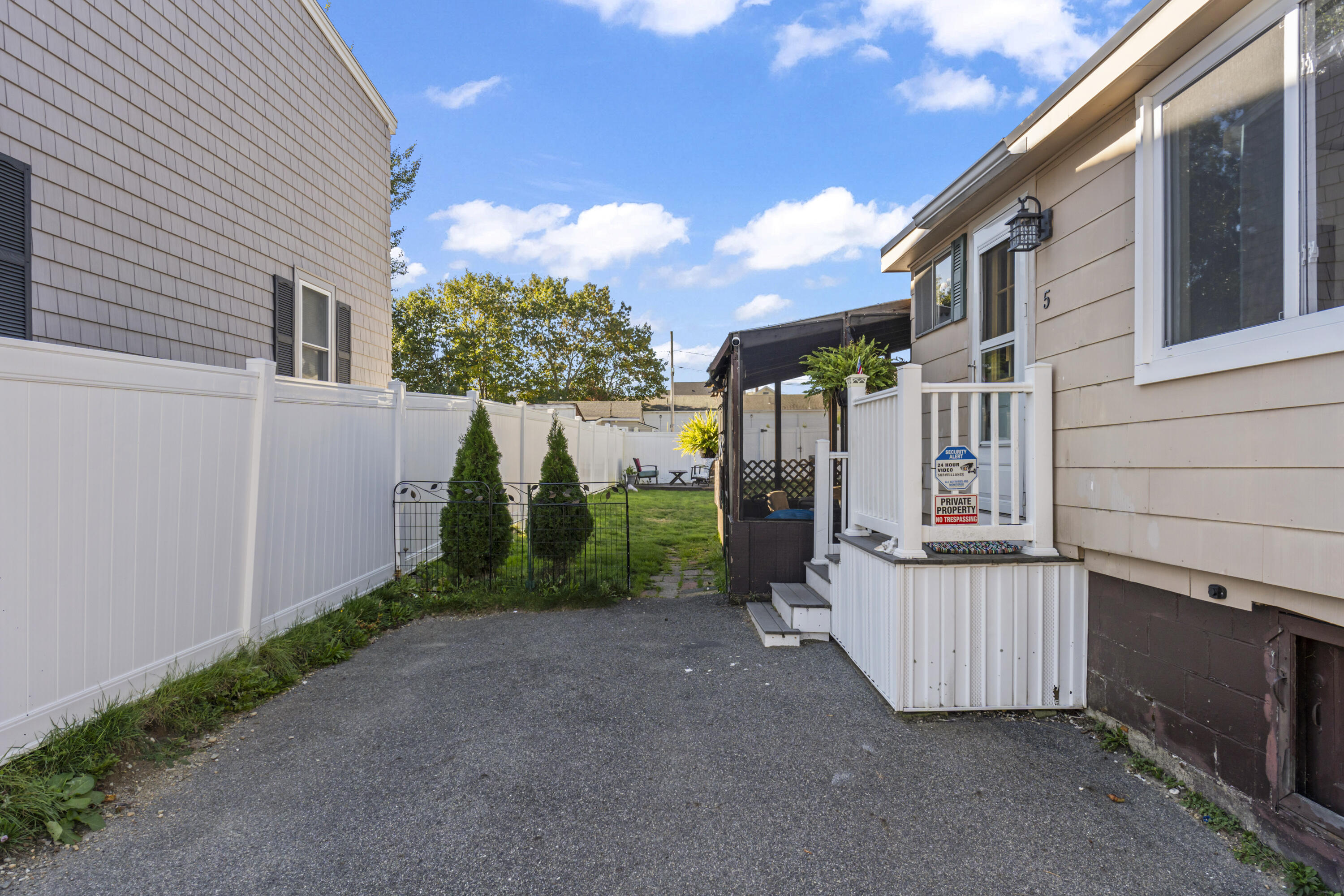 5 Carll Avenue