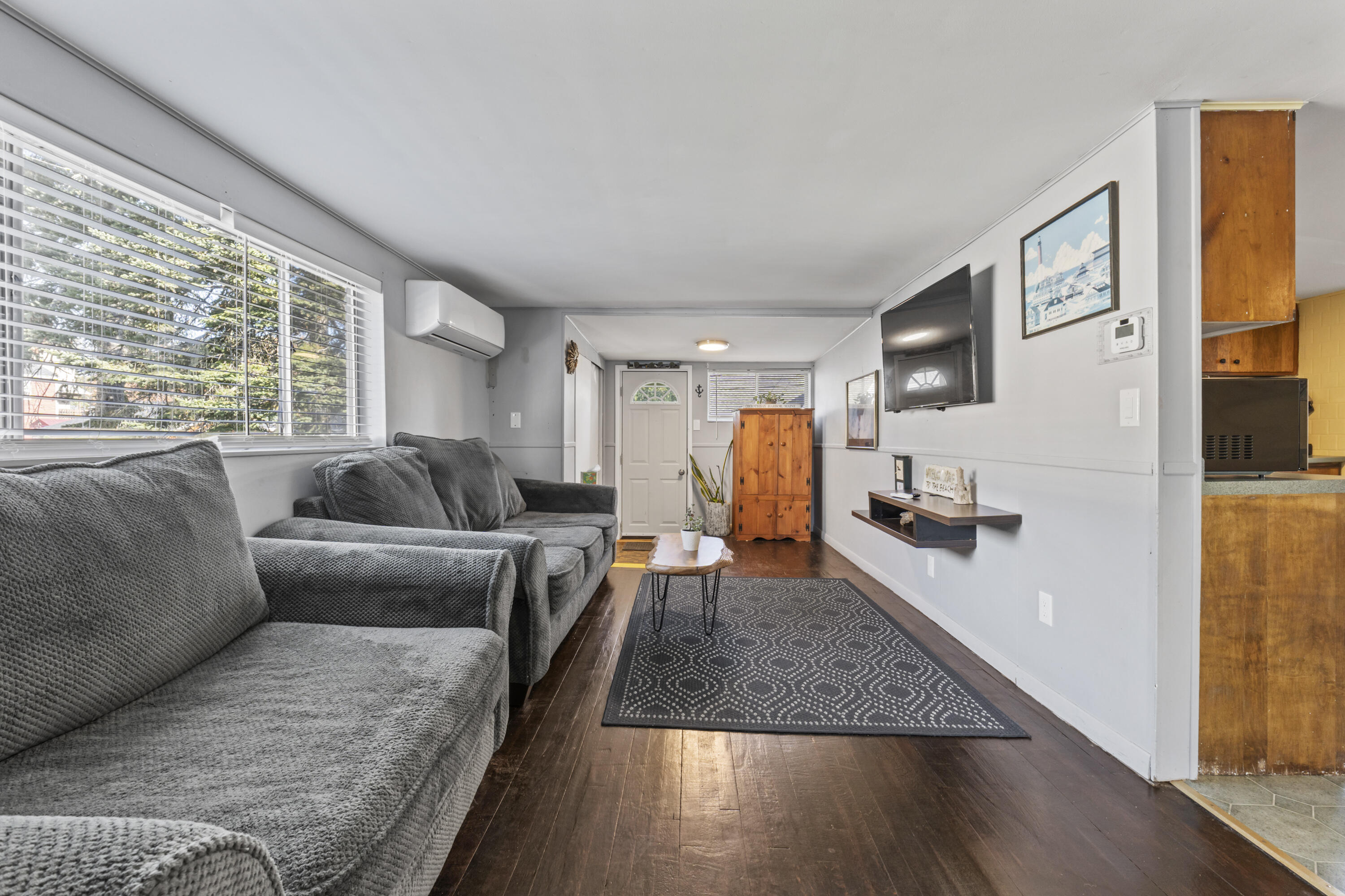 5 Carll Avenue