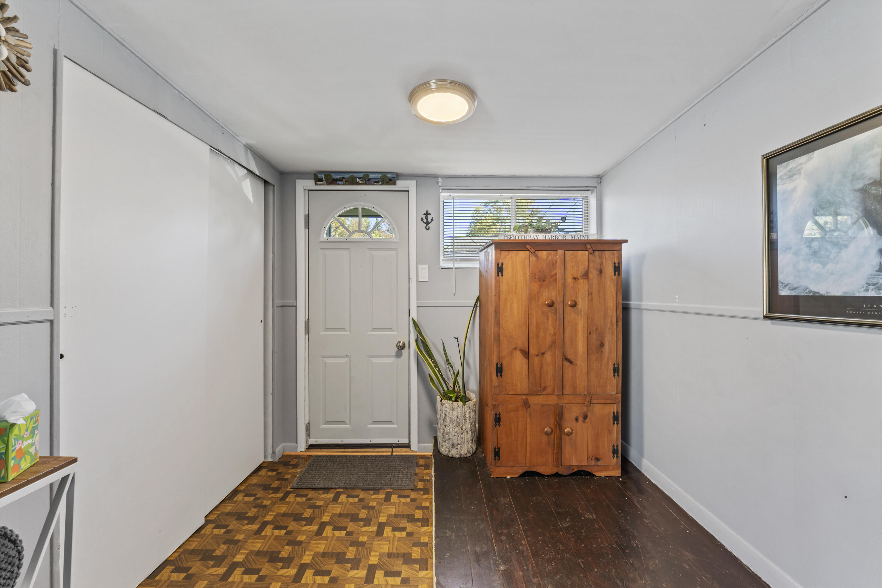 5 Carll Avenue