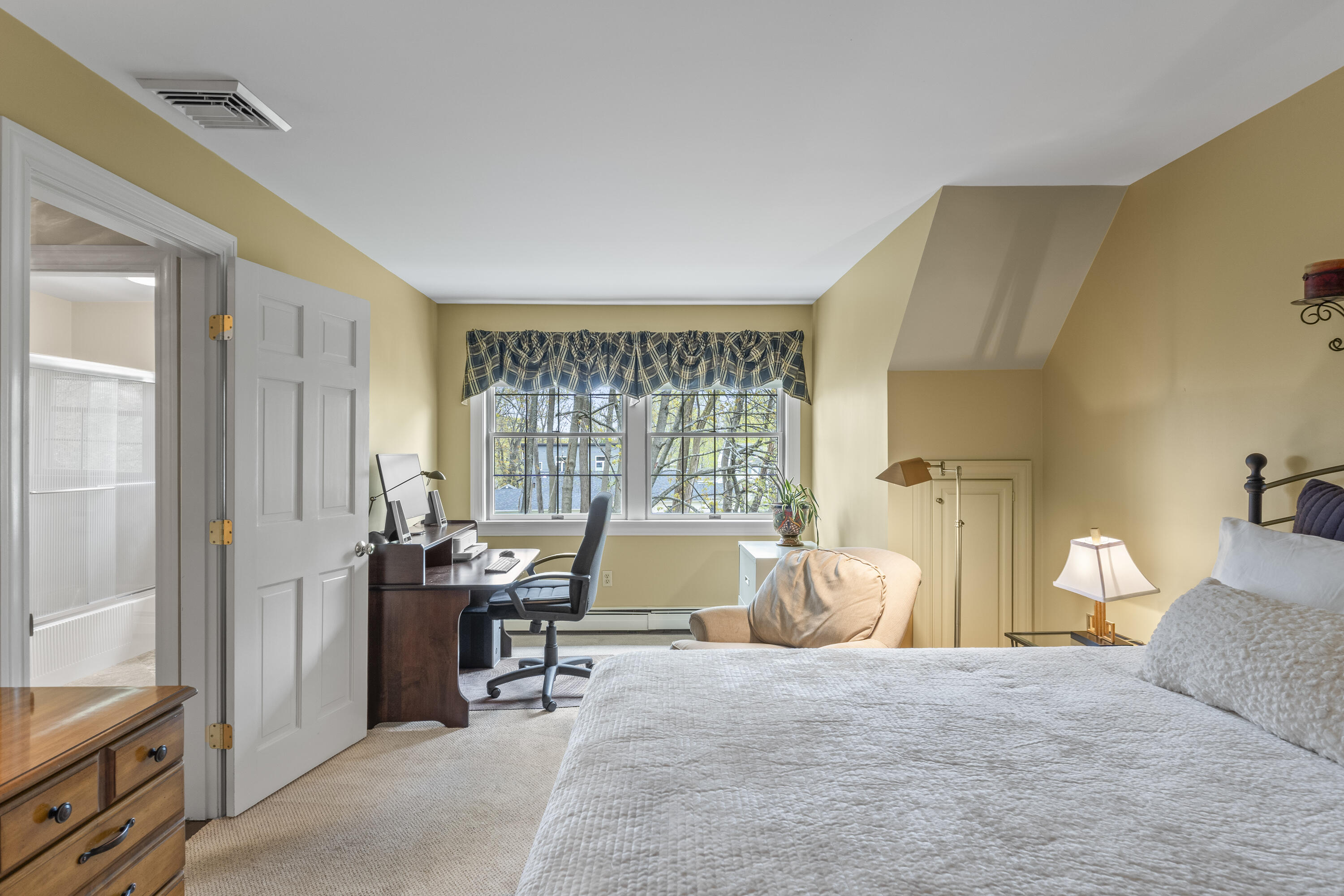 15 Coachlight Lane 15