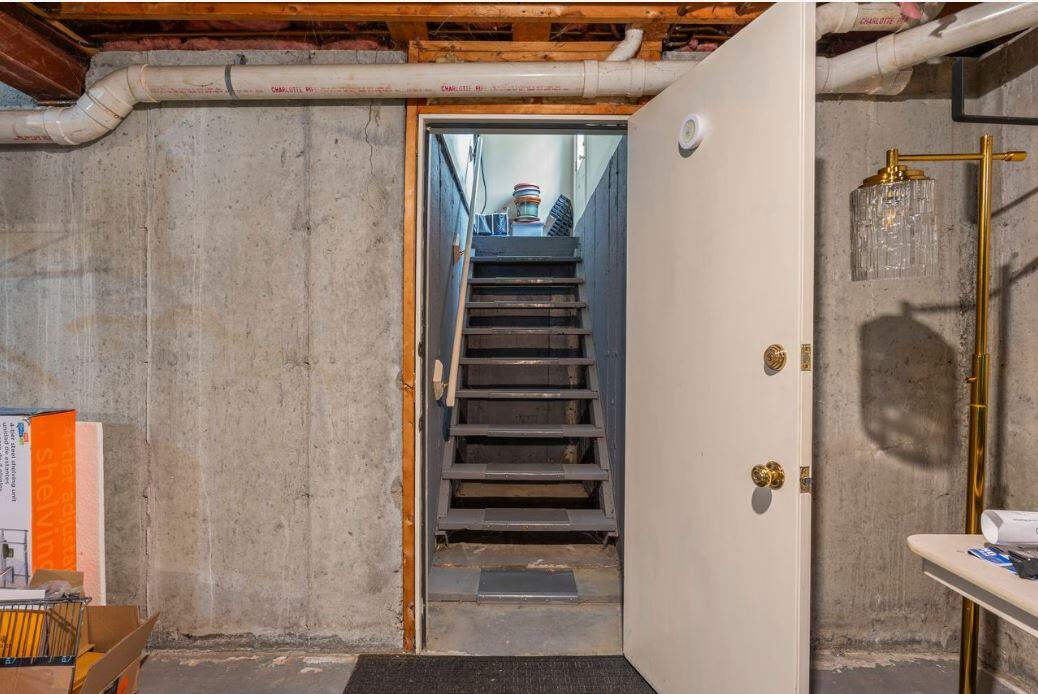 15 Coachlight Lane 15