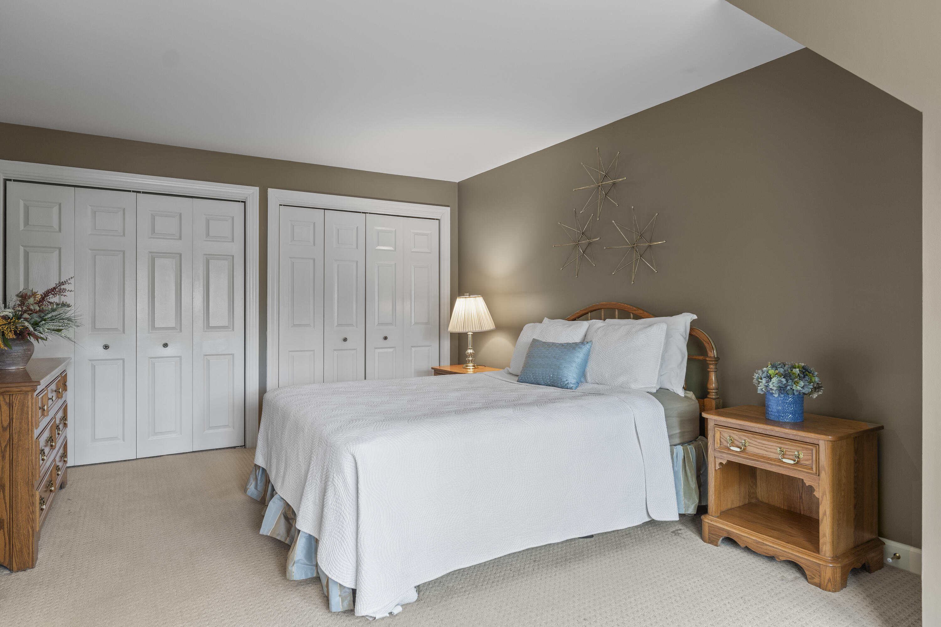 15 Coachlight Lane 15