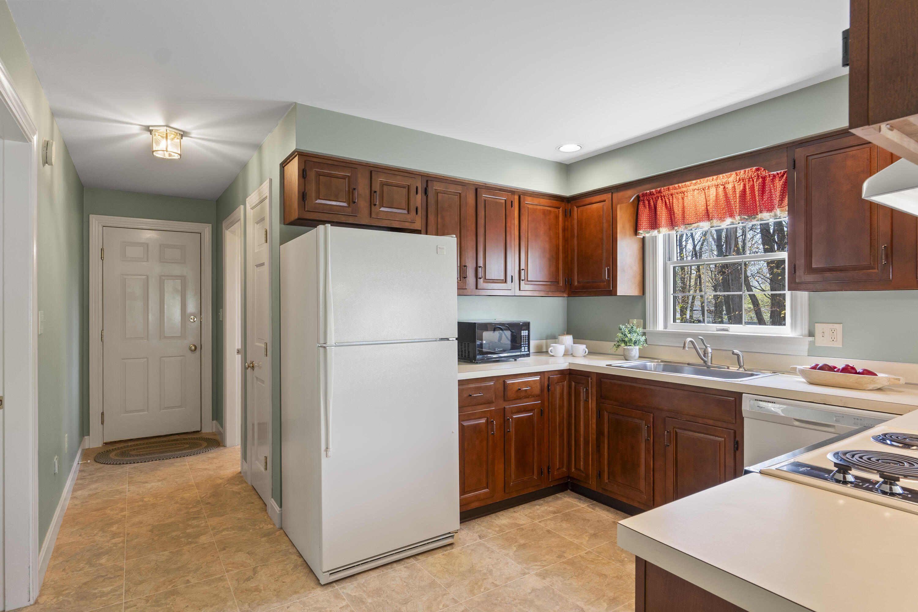 15 Coachlight Lane 15