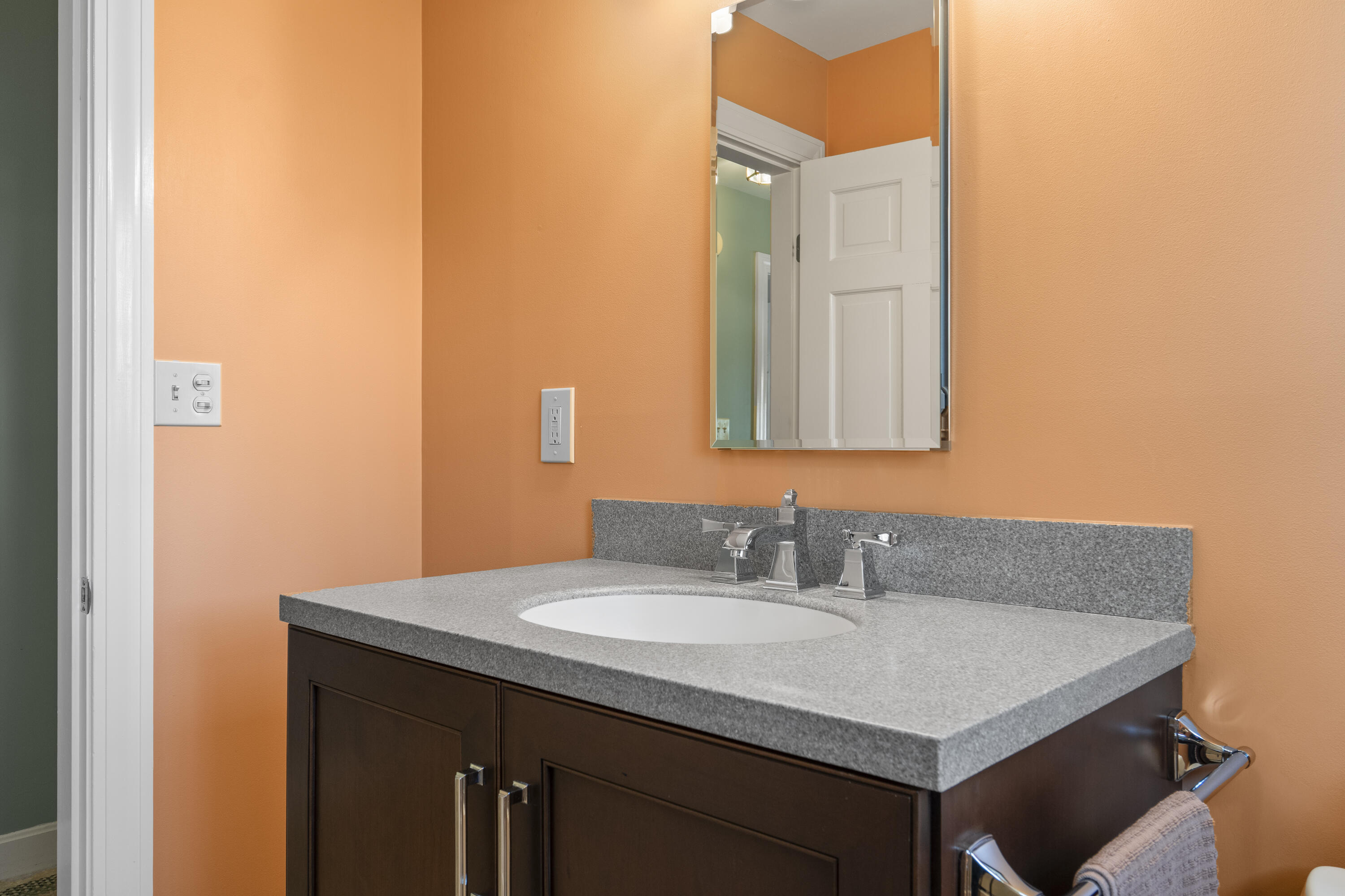 15 Coachlight Lane 15
