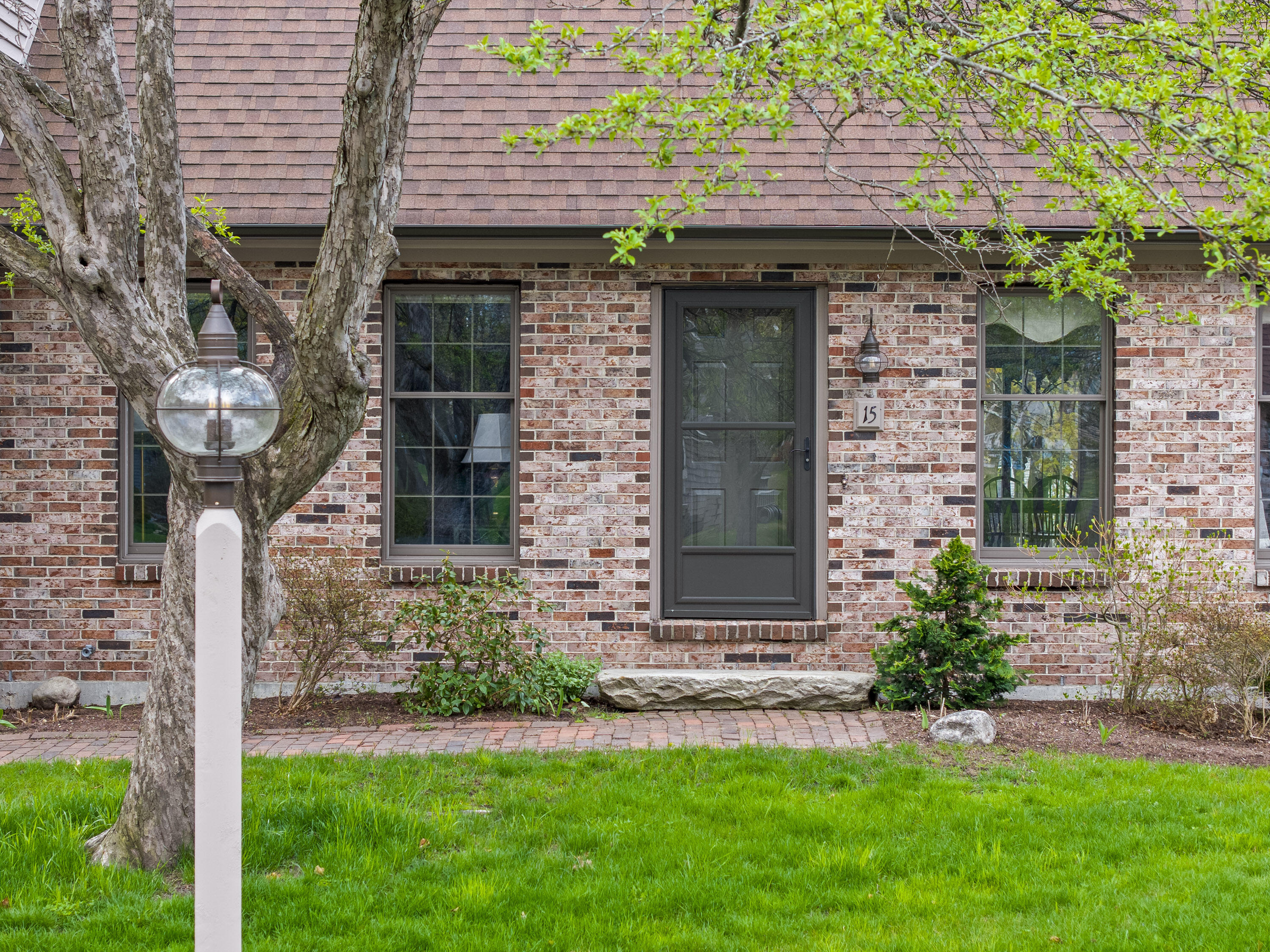 15 Coachlight Lane 15