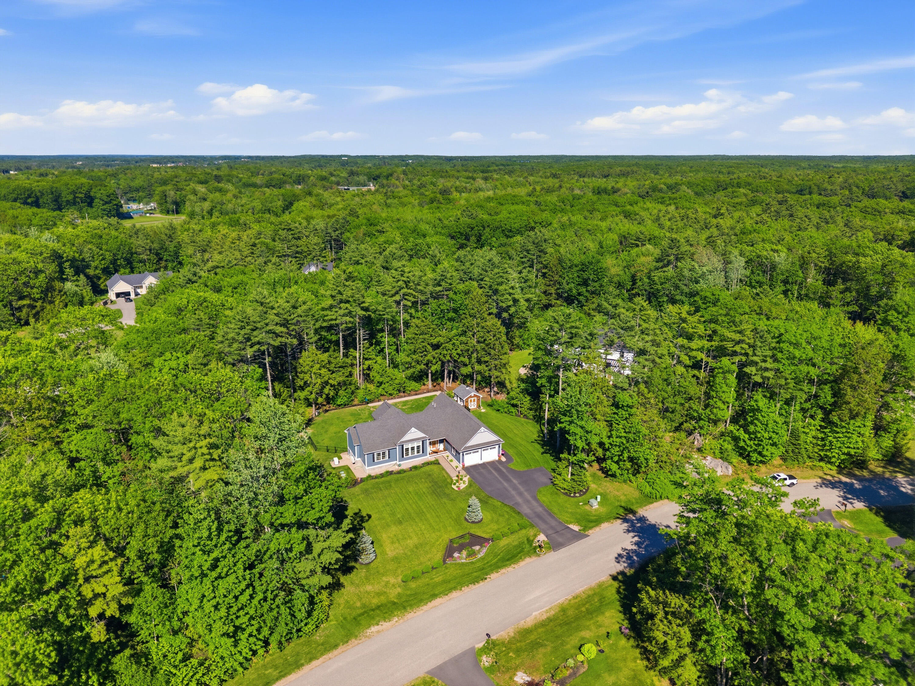 10 Bartlett Drive