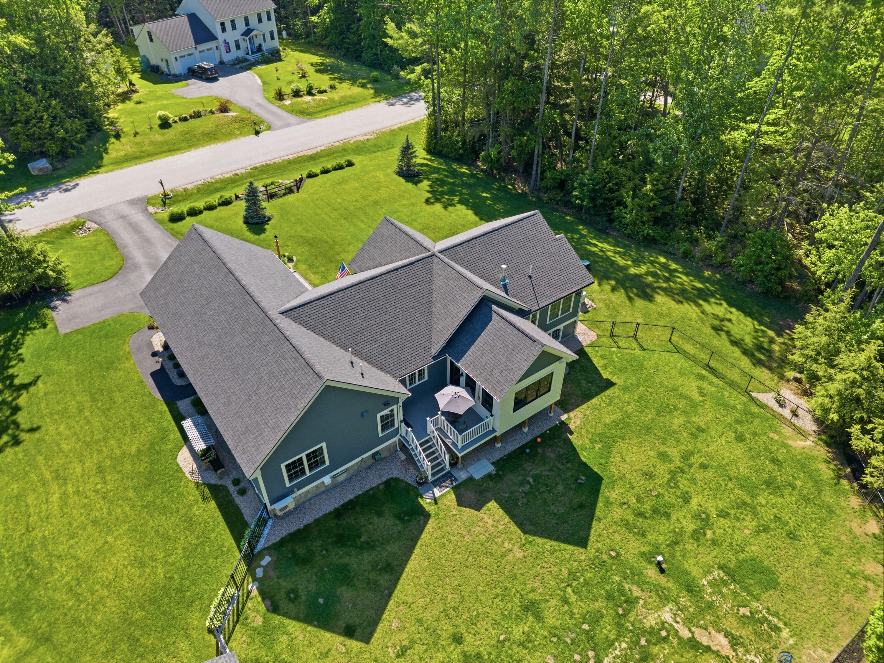 10 Bartlett Drive