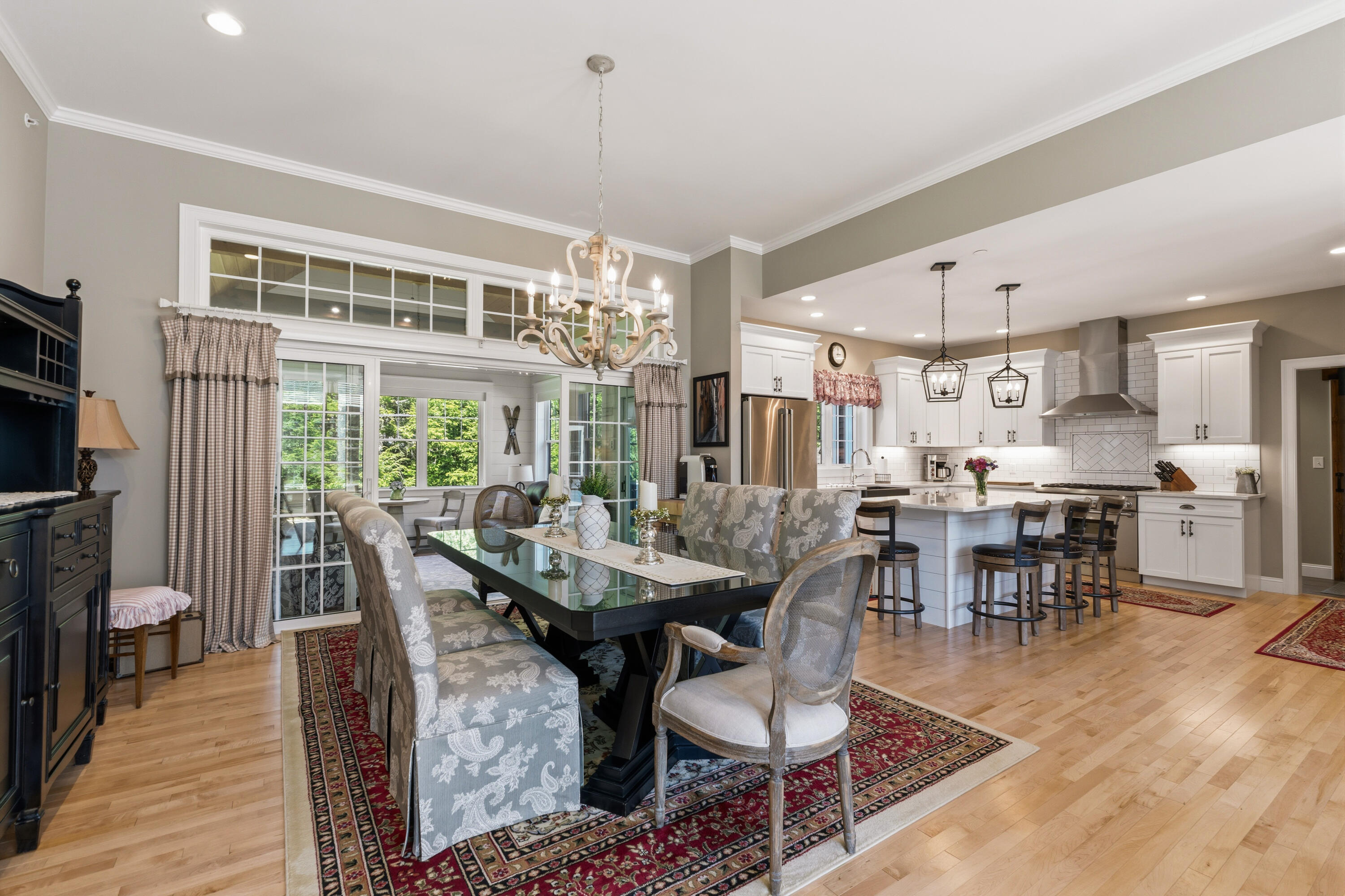 10 Bartlett Drive