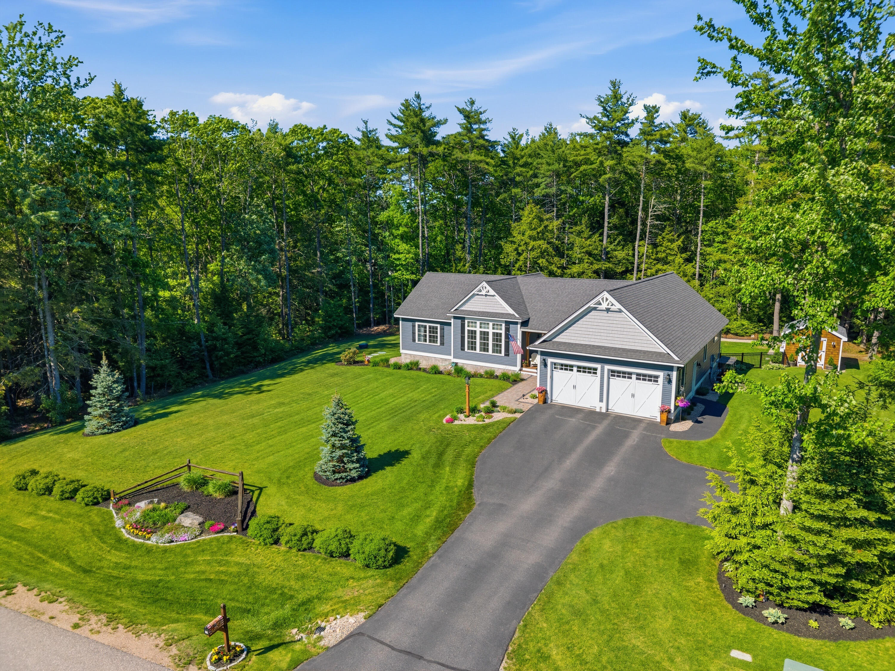 10 Bartlett Drive